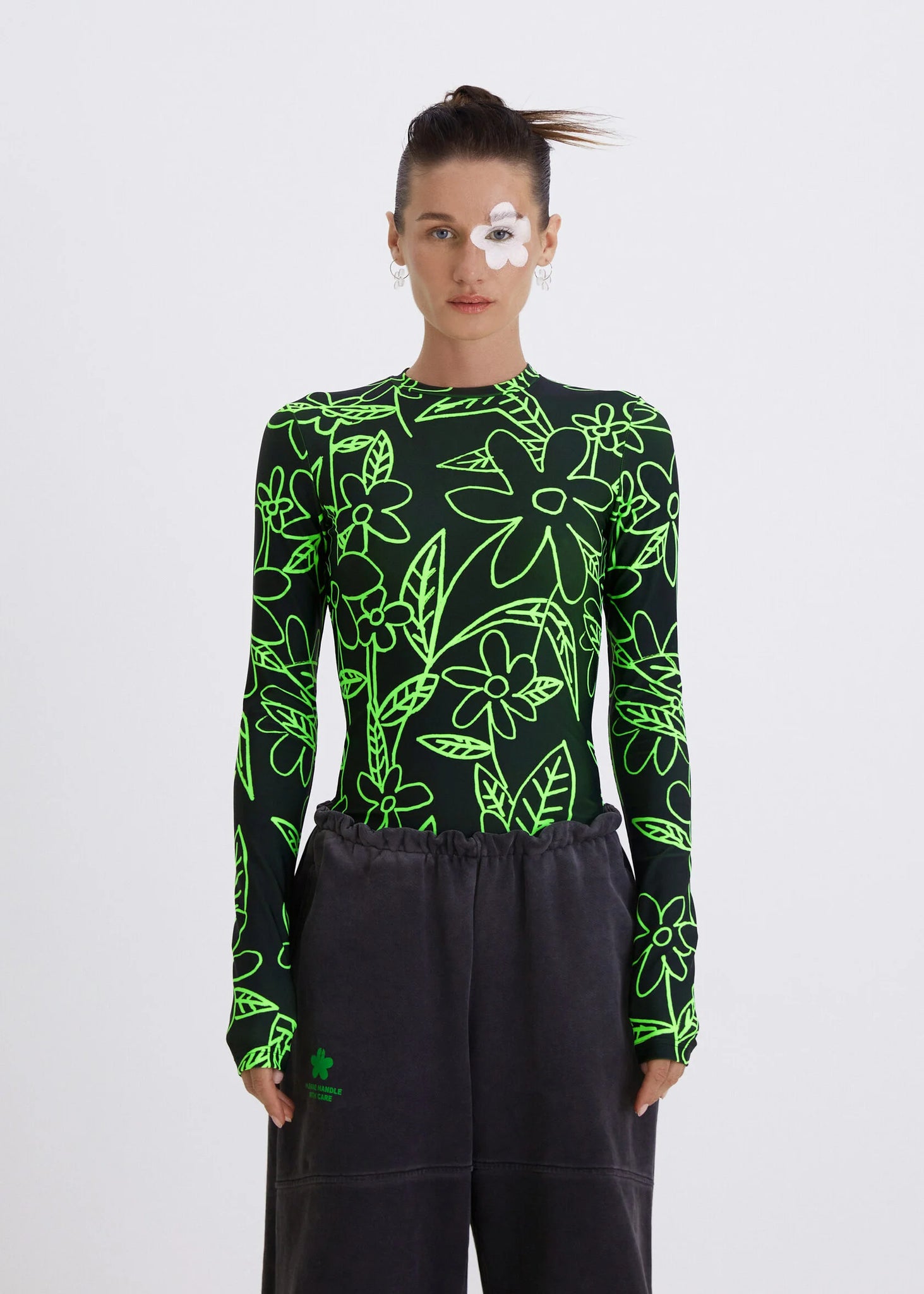 BODYSUIT WITH CAMOMILE FIELDS PRINT IN BLACK-LIME COLOR